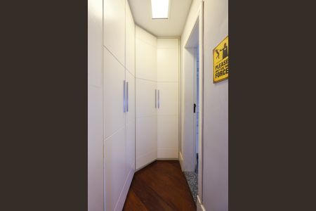 Apartamento à venda com 220m², 3 quartos e 3 vagas Apartamento à venda com 220m², 3 quartos e 3 vagasSuíte 2