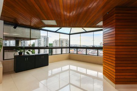 Apartamento à venda com 220m², 3 quartos e 3 vagas Apartamento à venda com 220m², 3 quartos e 3 vagasVaranda da Sala