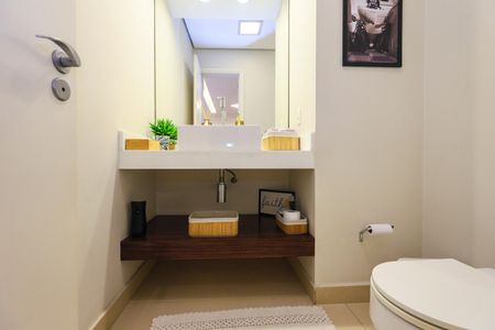 Apartamento à venda com 220m², 3 quartos e 3 vagas Apartamento à venda com 220m², 3 quartos e 3 vagasLavabo