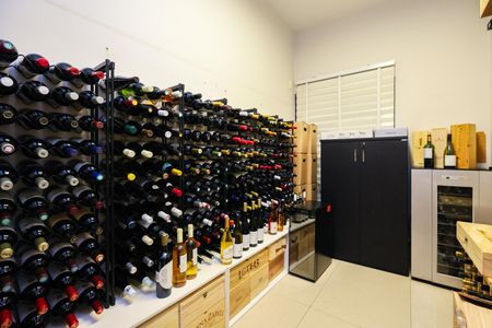 Apartamento à venda com 220m², 3 quartos e 3 vagas Apartamento à venda com 220m², 3 quartos e 3 vagasEscritório