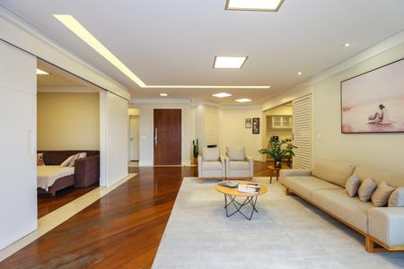 Apartamento à venda com 220m², 3 quartos e 3 vagas Apartamento à venda com 220m², 3 quartos e 3 vagasSala