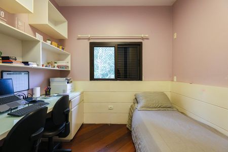 Apartamento à venda com 220m², 3 quartos e 3 vagas Apartamento à venda com 220m², 3 quartos e 3 vagasSuíte 3
