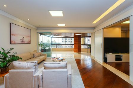 Apartamento à venda com 220m², 3 quartos e 3 vagas Apartamento à venda com 220m², 3 quartos e 3 vagasSala