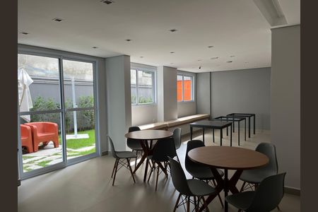 Apartamento para alugar com 26m², 1 quarto e sem vaga Apartamento para alugar com 26m², 1 quarto e sem vagaÁrea comum - Salão de festas