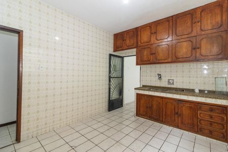 Casa para alugar com 150m², 3 quartos e 3 vagas Casa para alugar com 150m², 3 quartos e 3 vagasCozinha
