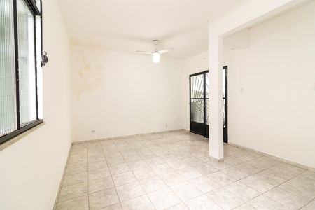 Casa para alugar com 150m², 3 quartos e 3 vagas Casa para alugar com 150m², 3 quartos e 3 vagasSala