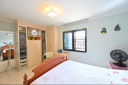 Casa à venda com 120m², 3 quartos e 2 vagasSuíte