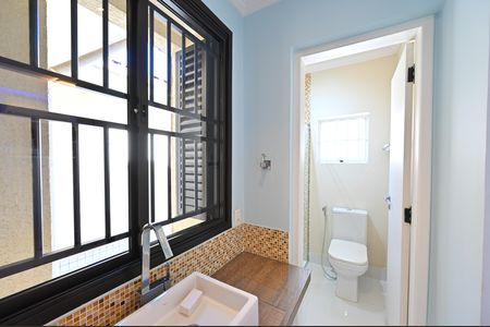 Casa à venda com 120m², 3 quartos e 2 vagasBanheiro do Quarto 2 e Quarto 3