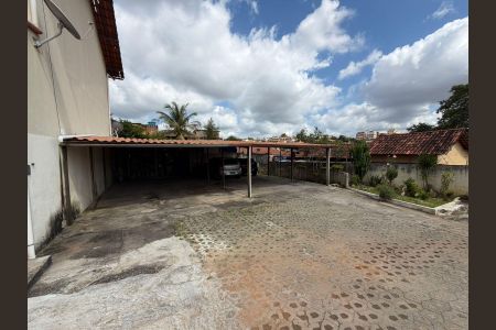 Casa à venda com 100m², 2 quartos e 2 vagas Casa à venda com 100m², 2 quartos e 2 vagasÁrea externa