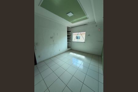 Casa à venda com 100m², 2 quartos e 2 vagas Casa à venda com 100m², 2 quartos e 2 vagasQuarto
