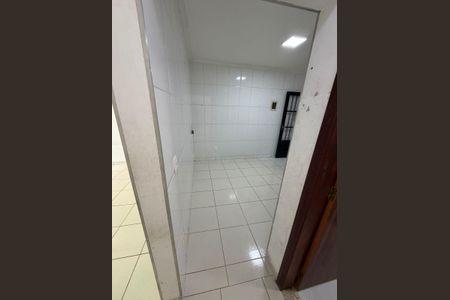 Casa à venda com 100m², 2 quartos e 2 vagas Casa à venda com 100m², 2 quartos e 2 vagasCozinha