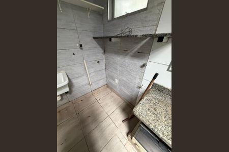 Casa à venda com 100m², 2 quartos e 2 vagas Casa à venda com 100m², 2 quartos e 2 vagasÁrea de serviço