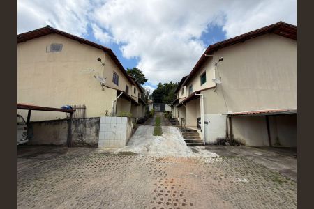 Casa à venda com 100m², 2 quartos e 2 vagas Casa à venda com 100m², 2 quartos e 2 vagasÁrea externa