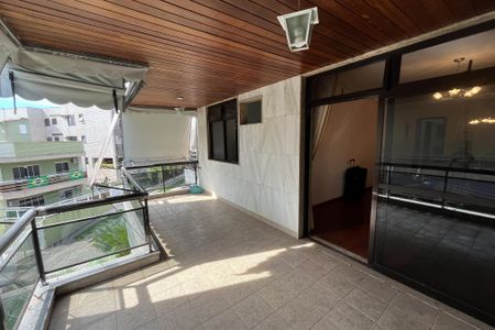 Apartamento à venda com 140m², 3 quartos e 2 vagasVaranda