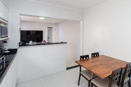 Casa à venda com 126m², 3 quartos e 2 vagasCozinha
