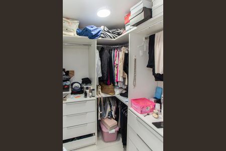 Casa à venda com 126m², 3 quartos e 2 vagasSuíte