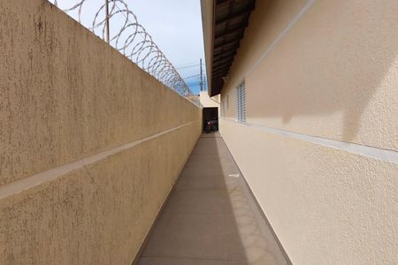 Casa à venda com 120m², 3 quartos e 4 vagasCorredor - Quintal