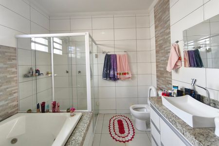 Banheiro Suíte de casa à venda com 3 quartos, 120m² em Jardim Ipaussurama, Campinas