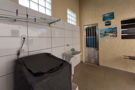 Casa à venda com 120m², 3 quartos e 4 vagasÁrea gourmet - Área de serviço