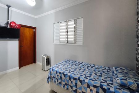 Casa à venda com 120m², 3 quartos e 4 vagasQuarto Suíte 2
