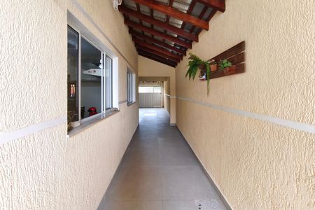 Casa à venda com 120m², 3 quartos e 4 vagasCorredor - Quintal
