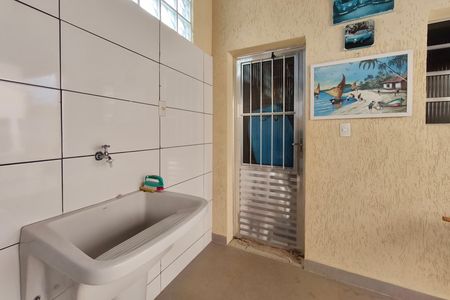 Casa à venda com 120m², 3 quartos e 4 vagasÁrea gourmet - Área de serviço