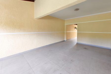Casa à venda com 120m², 3 quartos e 4 vagasQuintal - Garagem