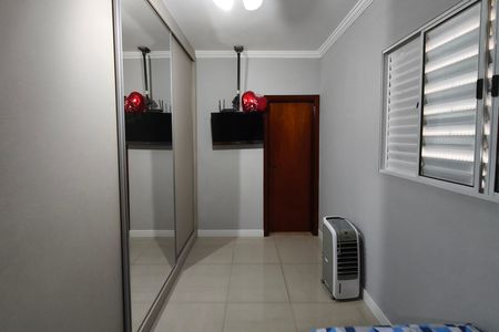 Casa à venda com 120m², 3 quartos e 4 vagasQuarto Suíte 2