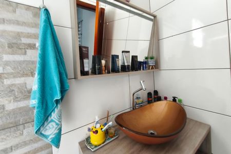 Casa à venda com 120m², 3 quartos e 4 vagasBanheiro Suíte 2
