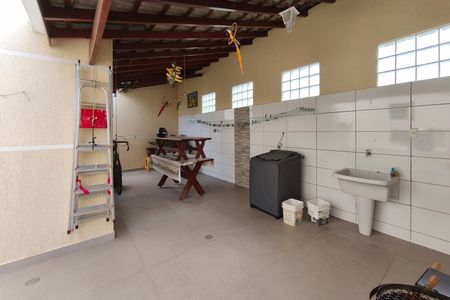 Casa à venda com 120m², 3 quartos e 4 vagasÁrea gourmet - Área de serviço