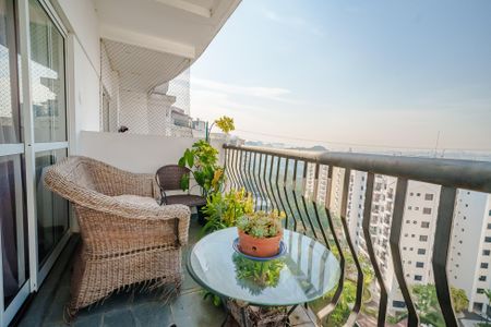 Apartamento à venda com 225m², 4 quartos e 3 vagasVaranda da Sala