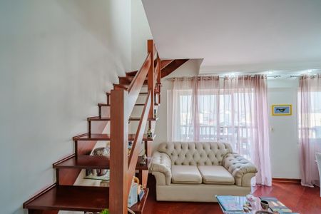 Apartamento à venda com 225m², 4 quartos e 3 vagasEscada para Cobertura