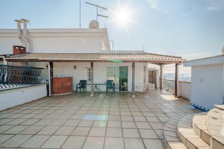 Apartamento à venda com 225m², 4 quartos e 3 vagasCobertura