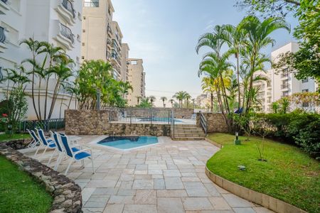 Apartamento à venda com 225m², 4 quartos e 3 vagasÁrea comum - Piscina