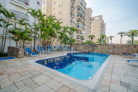 Apartamento à venda com 225m², 4 quartos e 3 vagasÁrea comum - Piscina
