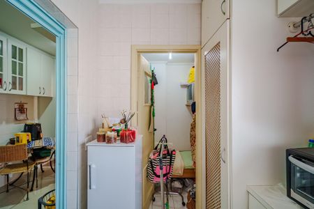 Apartamento à venda com 225m², 4 quartos e 3 vagasQuarto 2