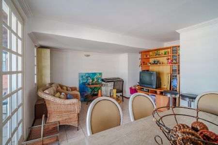 Apartamento à venda com 225m², 4 quartos e 3 vagasCobertura