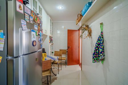 Apartamento à venda com 225m², 4 quartos e 3 vagasCozinha