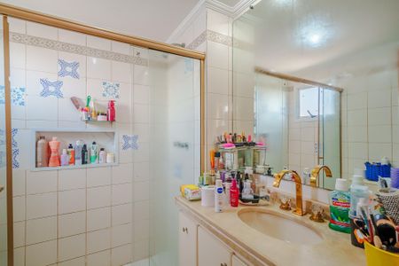 Apartamento à venda com 225m², 4 quartos e 3 vagasBanheiro da Suíte 1