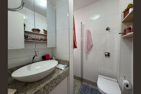 Banheiro de apartamento à venda com 3 quartos, 69m² em Manacás, Belo Horizonte