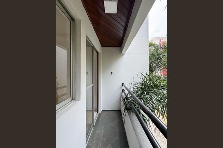 Apartamento para alugar com 69m², 3 quartos e 1 vagaSacada