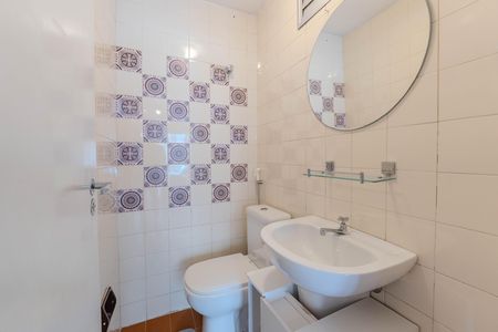 Apartamento à venda com 60m², 2 quartos e 1 vaga Apartamento à venda com 60m², 2 quartos e 1 vagaBanheiro