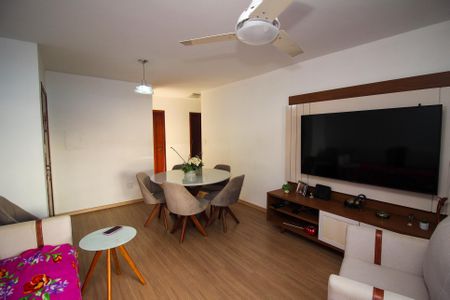 Apartamento à venda com 100m², 2 quartos e 2 vagasSala