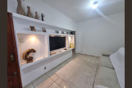 Casa à venda com 100m², 2 quartos e 1 vagaSala