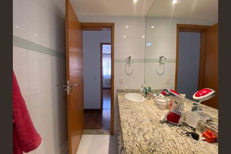 Apartamento para alugar com 192m², 4 quartos e 2 vagas
