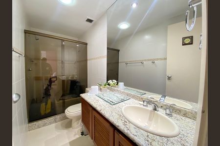 Apartamento para alugar com 192m², 4 quartos e 2 vagas