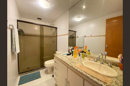 Apartamento para alugar com 192m², 4 quartos e 2 vagas