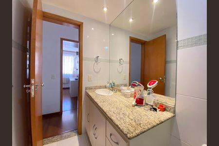 Apartamento para alugar com 192m², 4 quartos e 2 vagas