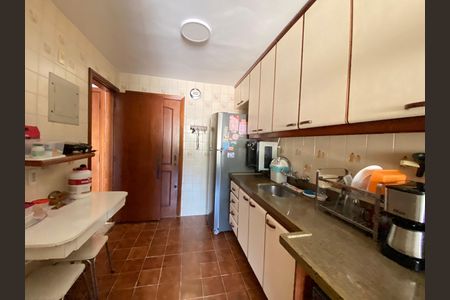 Apartamento para alugar com 192m², 4 quartos e 2 vagas