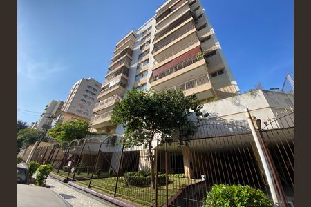 Apartamento para alugar com 192m², 4 quartos e 2 vagas
